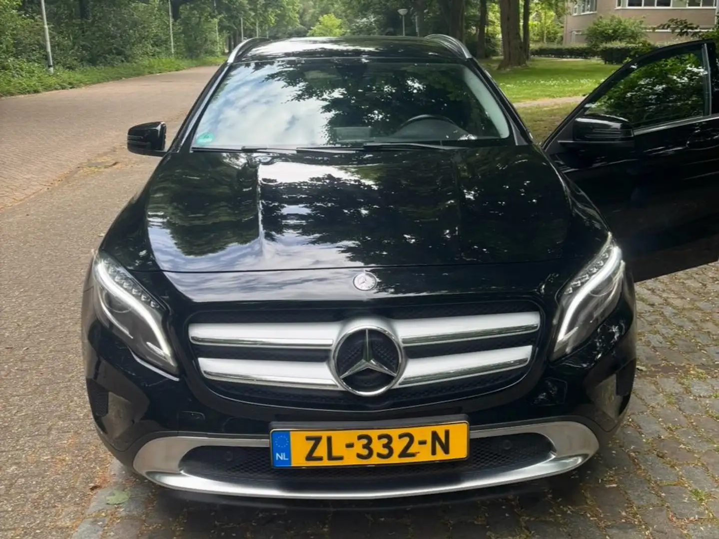 Mercedes-Benz GLA 200 GLA 200 Edition 1 Zwart - 2