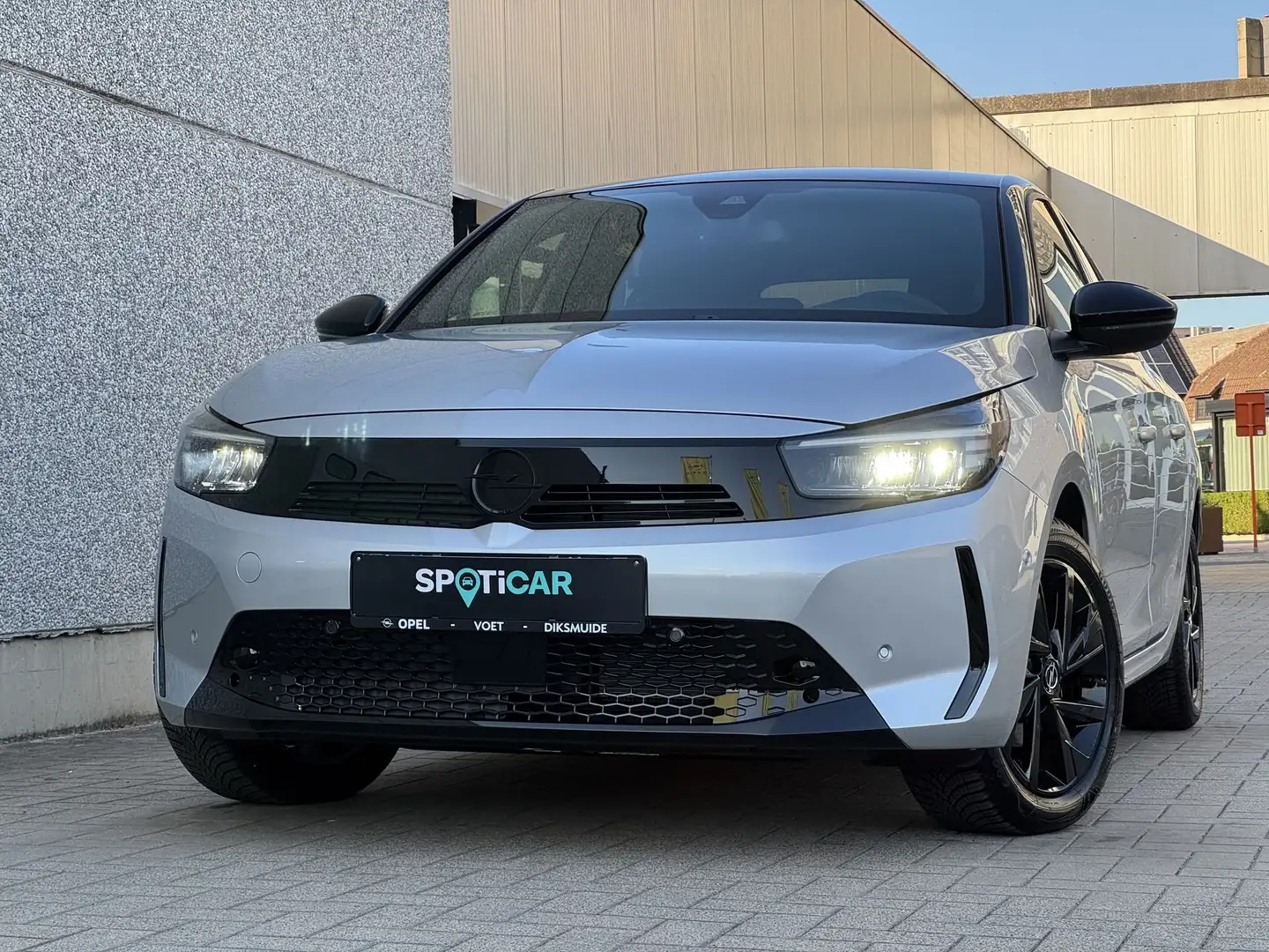 Opel Corsa 1.2T 101PK GS CAMERA/PARKPILOT/KEYLESS 0KM! Silber - 1