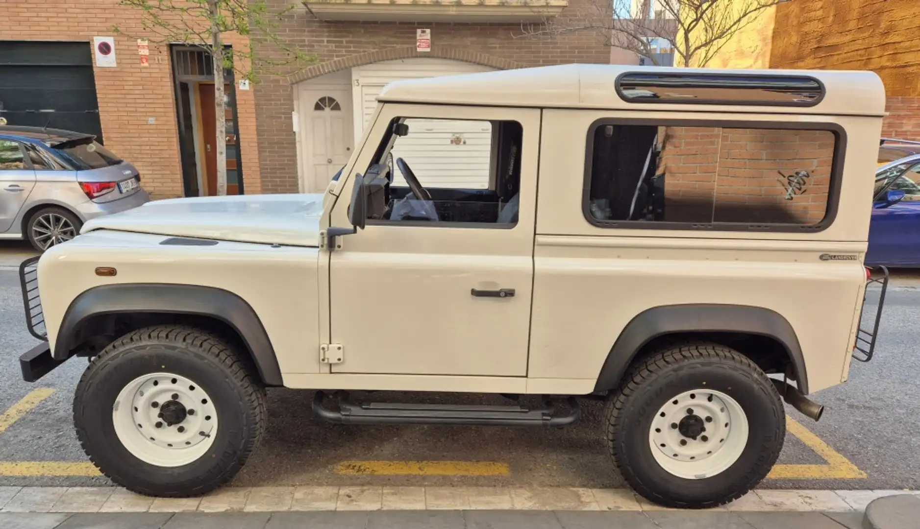 Land Rover Defender 90 2.5Td5 SW E Beige - 2
