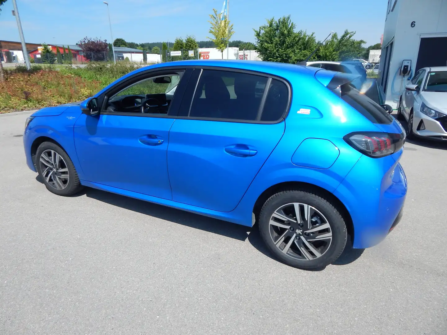 Peugeot 208 PureTech 100 Allure Blau - 1