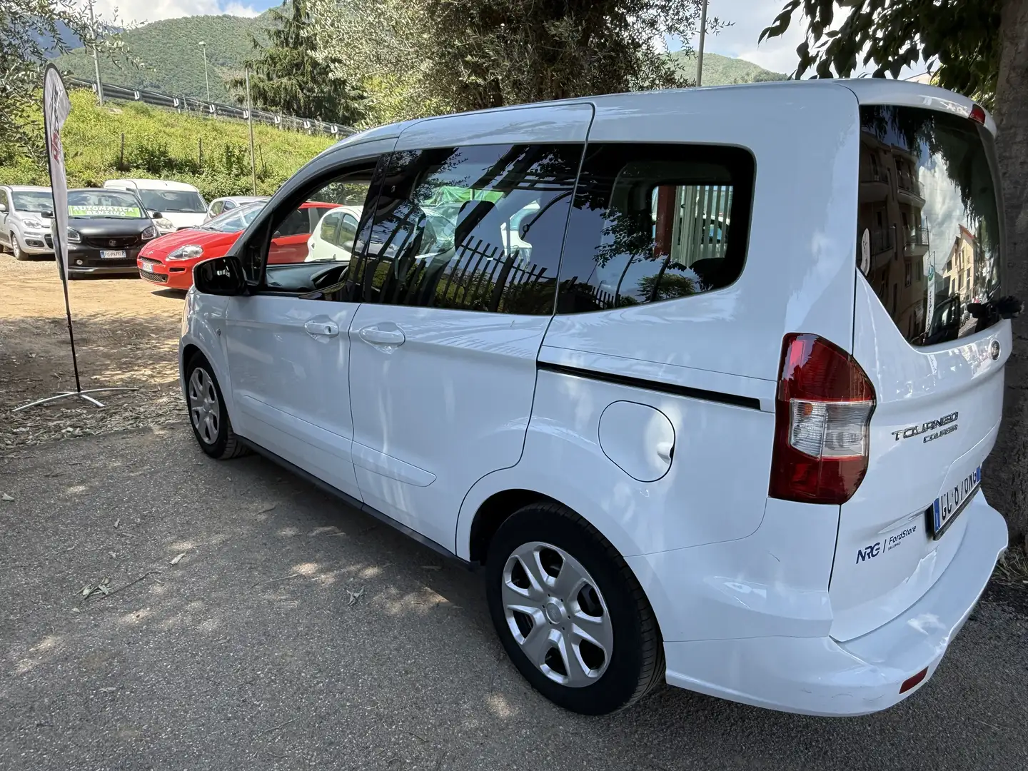 Ford Transit Courier - 2