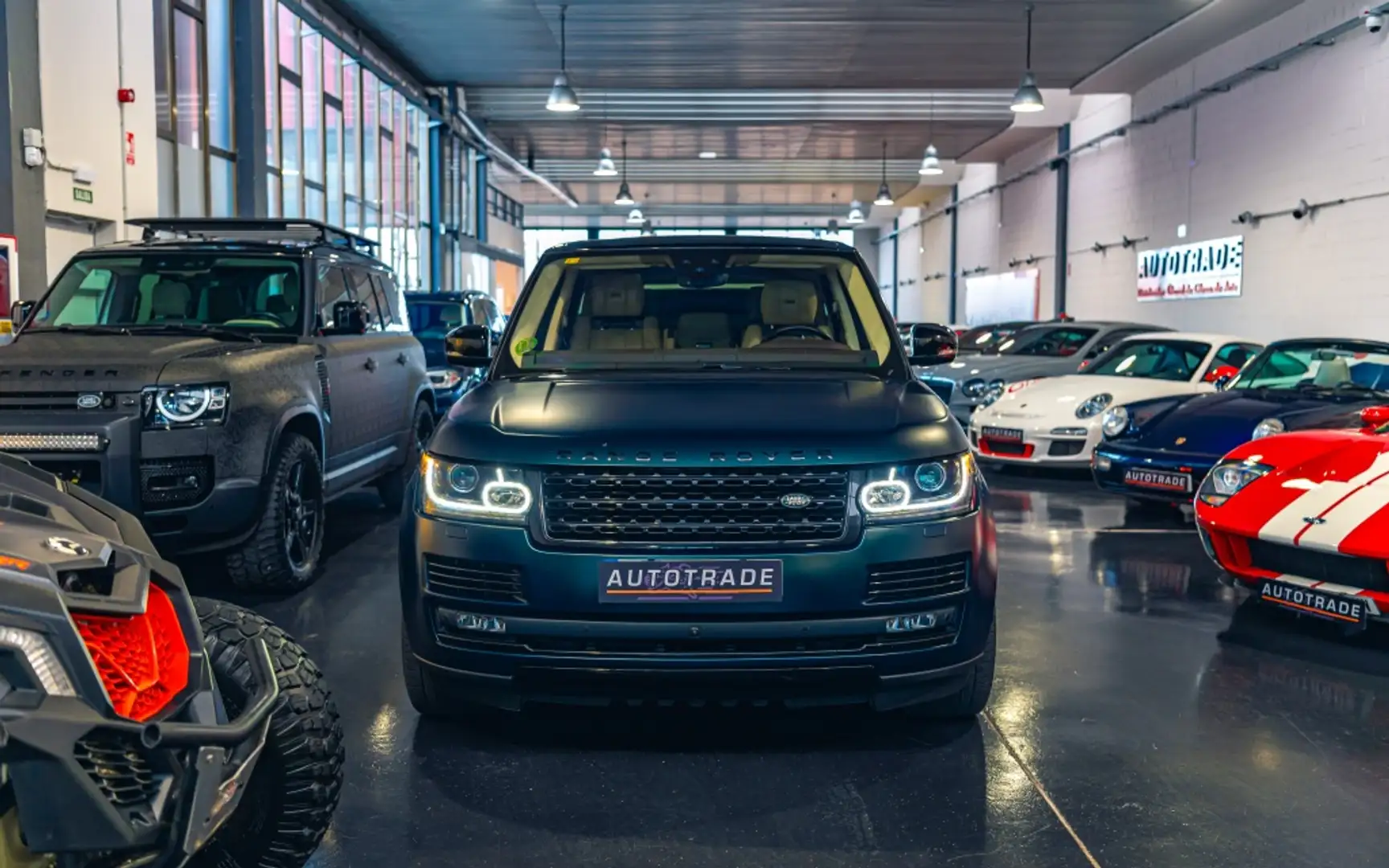 Land Rover Range Rover 5.0 V8 Vogue Aut. Grün - 2