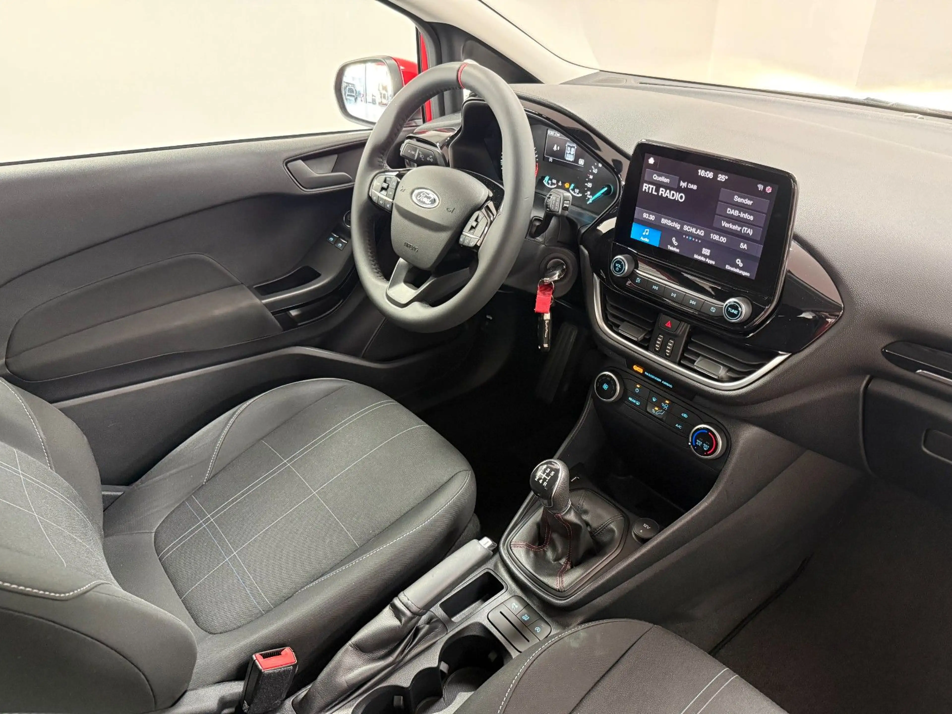 Ford Fiesta Cool & Connect/SPUR/DAB/CARPL/TEMP/SPORT — photo 10