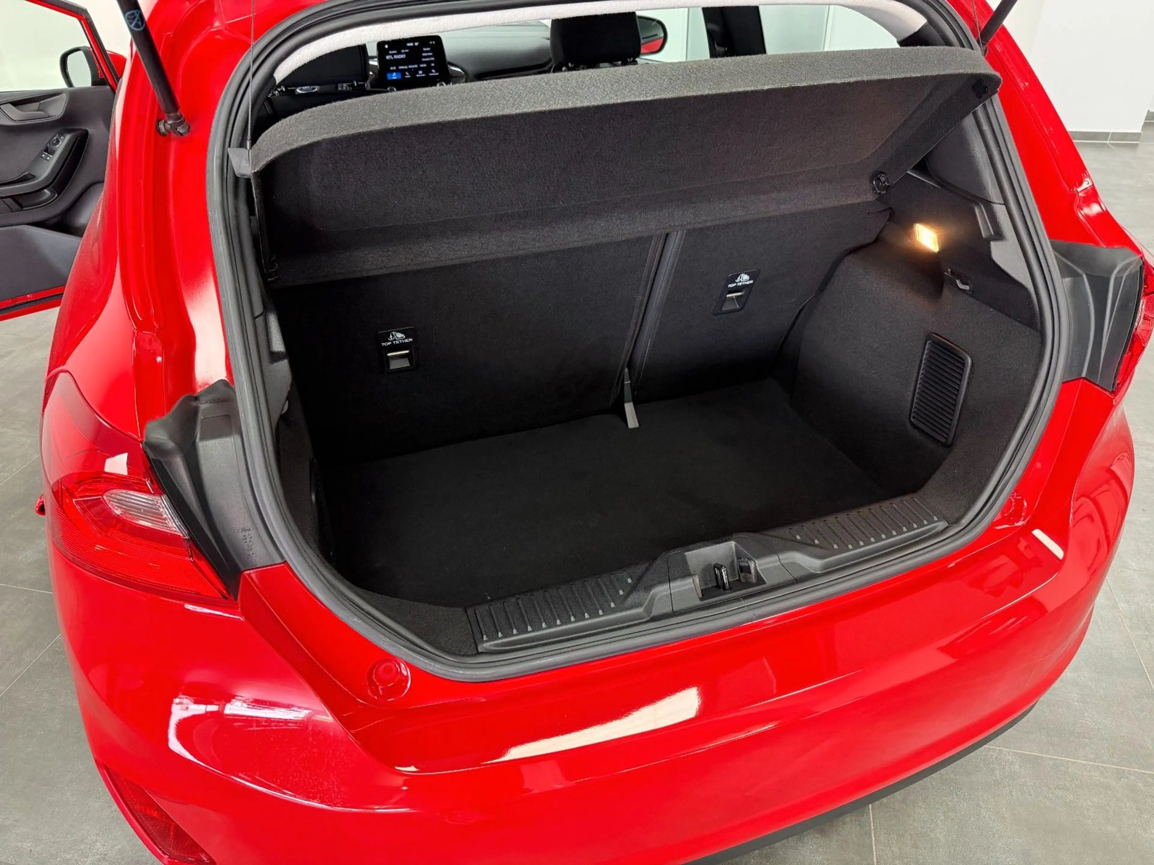 Ford Fiesta Cool & Connect/SPUR/DAB/CARPL/TEMP/SPORT — photo 13