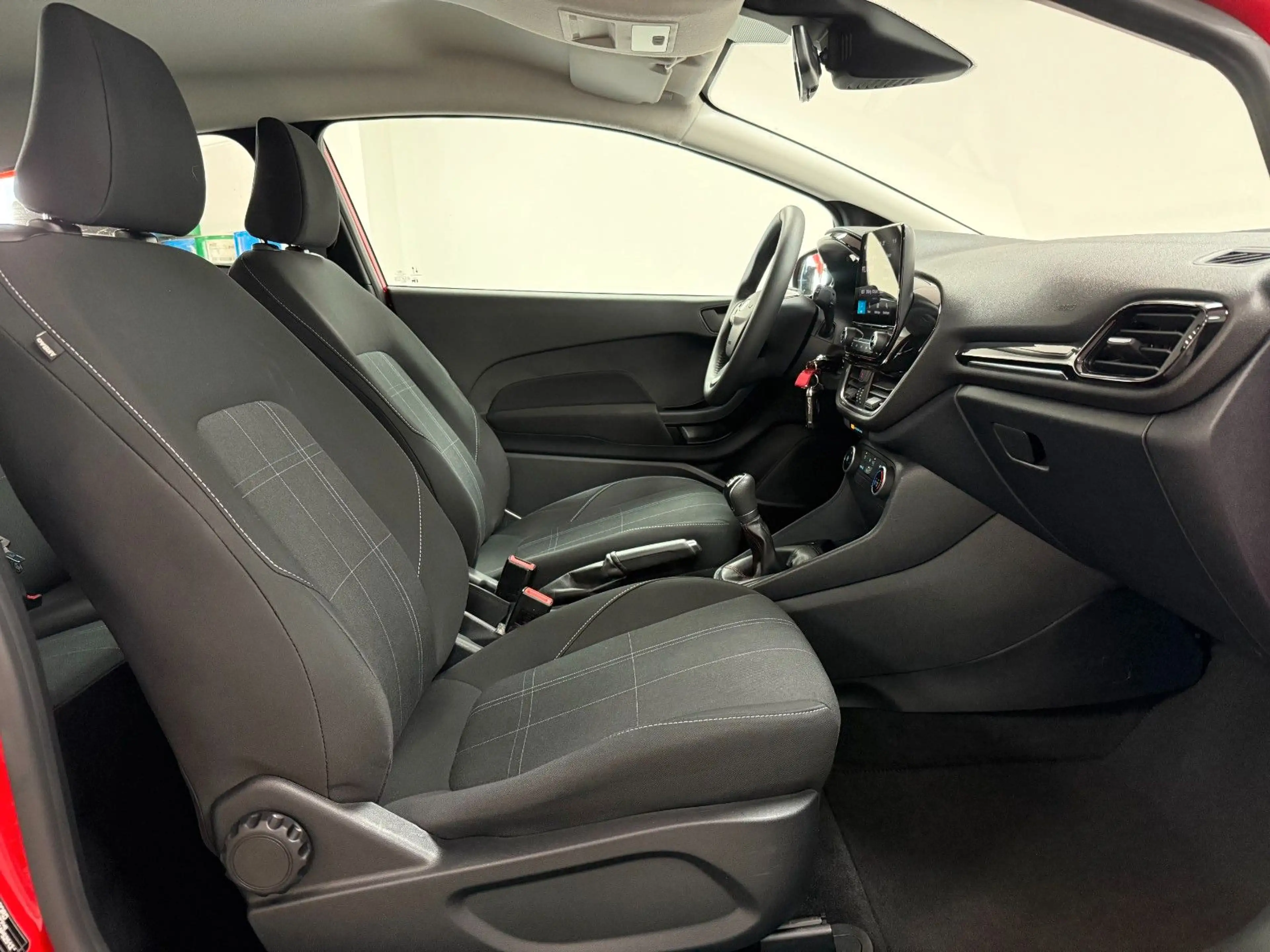 Ford Fiesta Cool & Connect/SPUR/DAB/CARPL/TEMP/SPORT — photo 11
