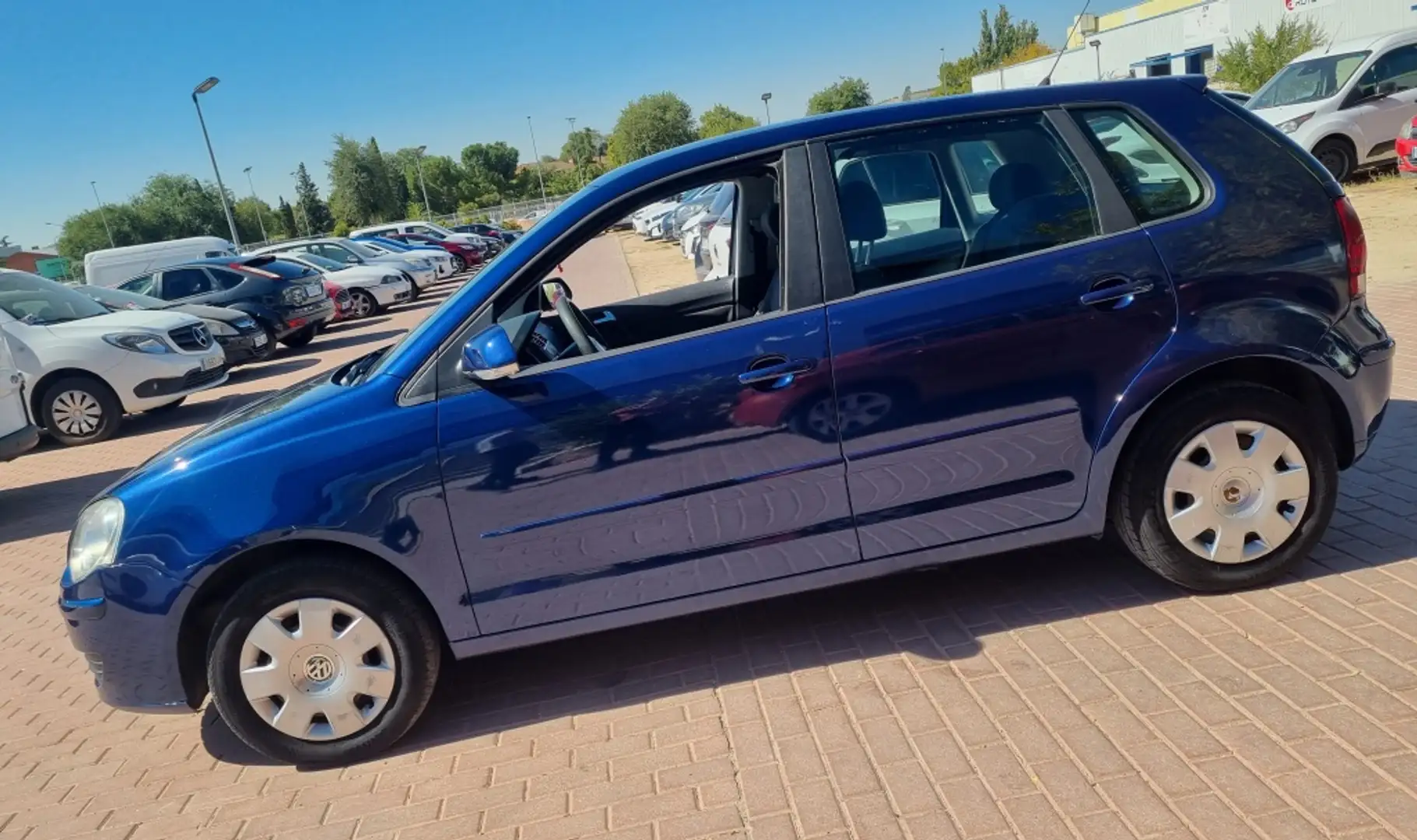 Volkswagen Polo 1.4TDI Edition Azul - 2