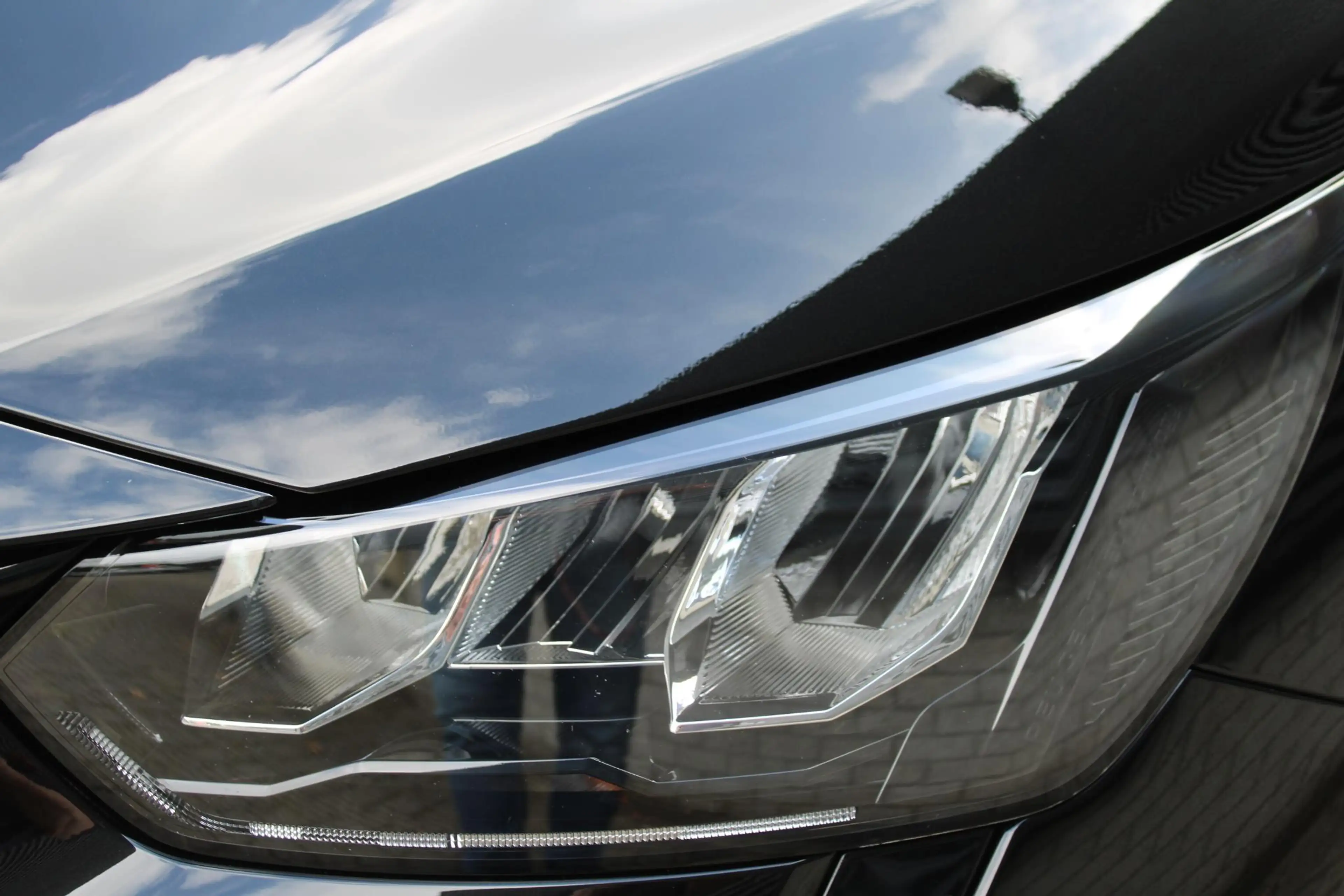 Peugeot e-208 EV Blue Lease Active 50 kWh SOH 93% — photo 11