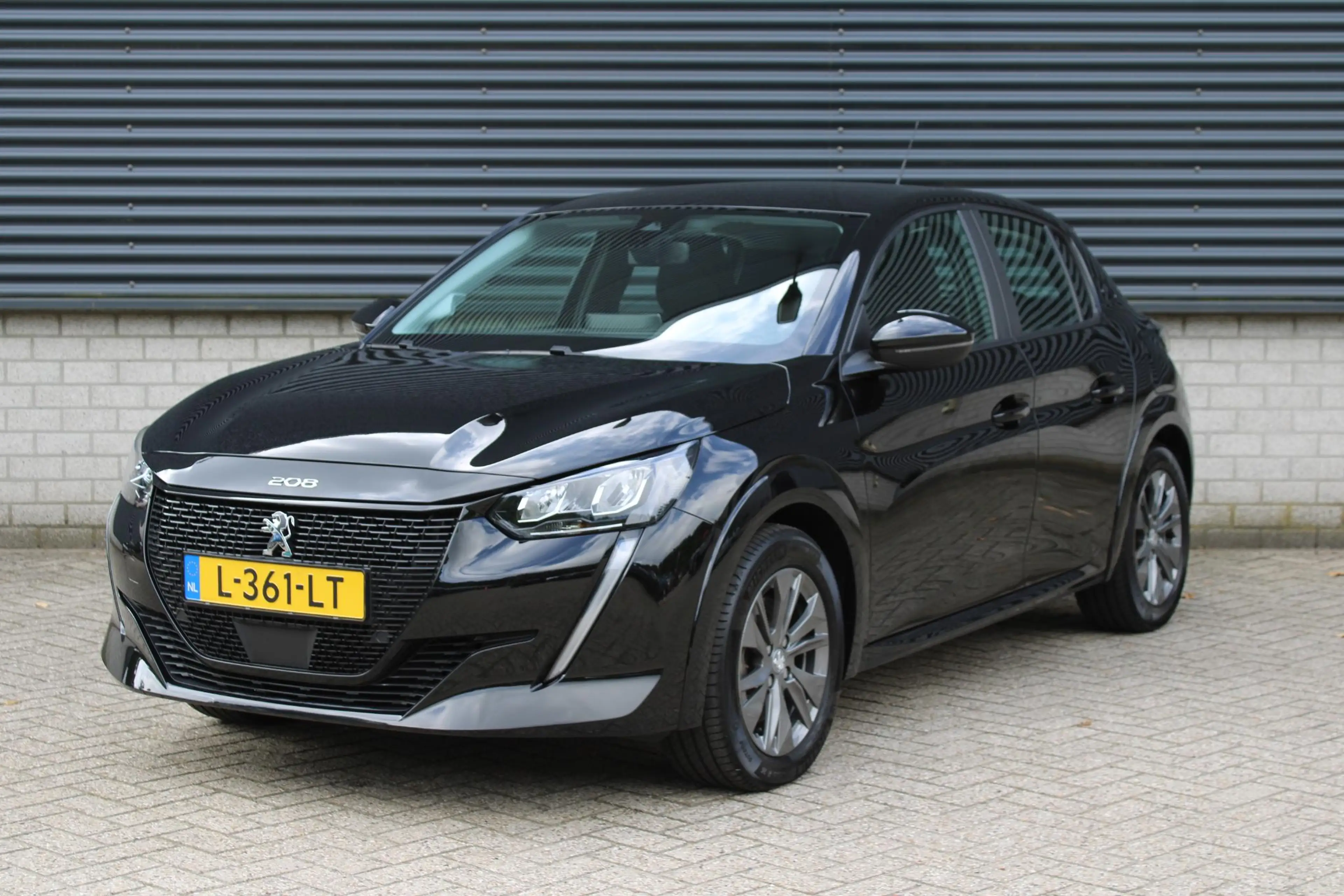 Peugeot e-208 EV Blue Lease Active 50 kWh SOH 93% — photo 2