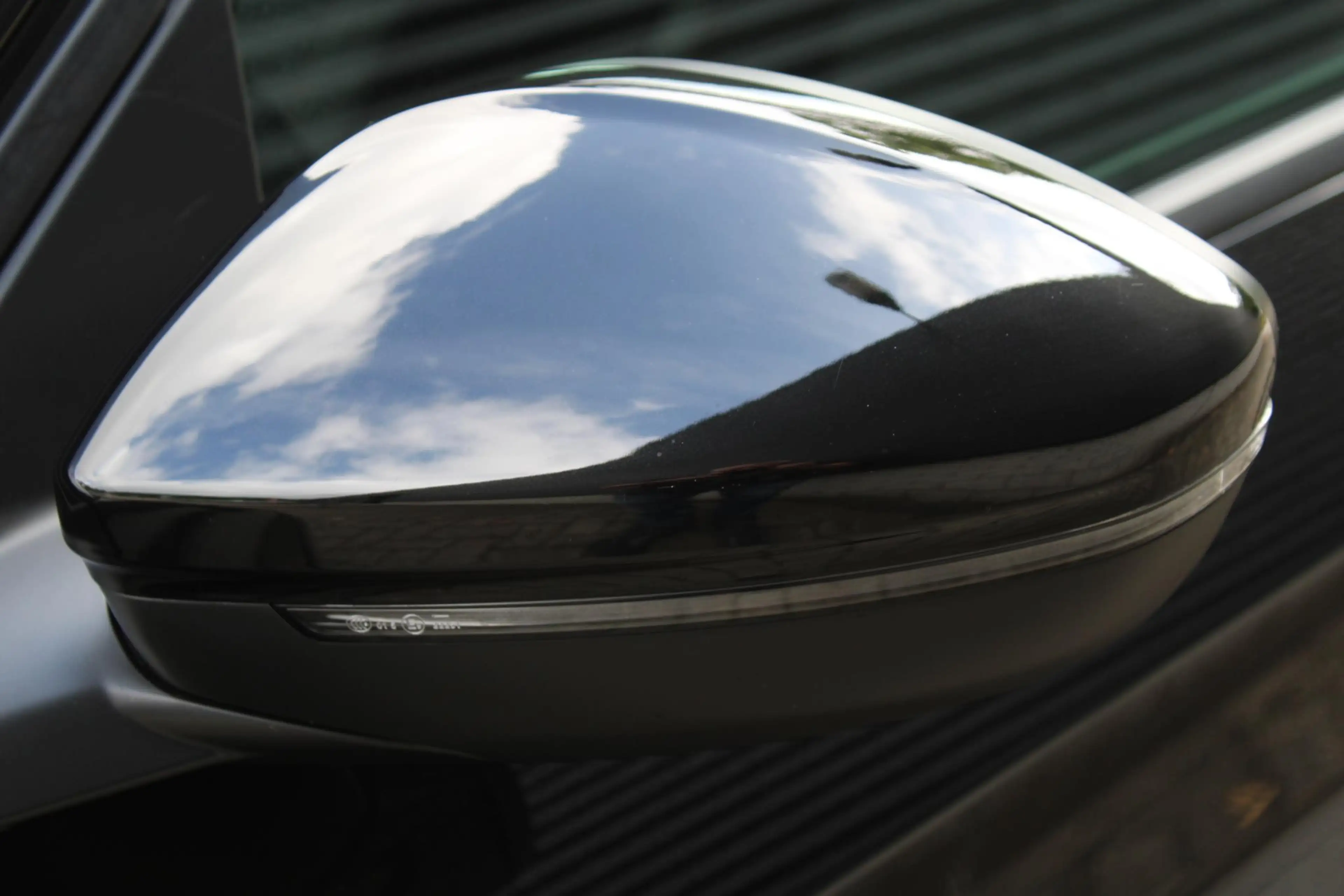 Peugeot e-208 EV Blue Lease Active 50 kWh SOH 93% — photo 10