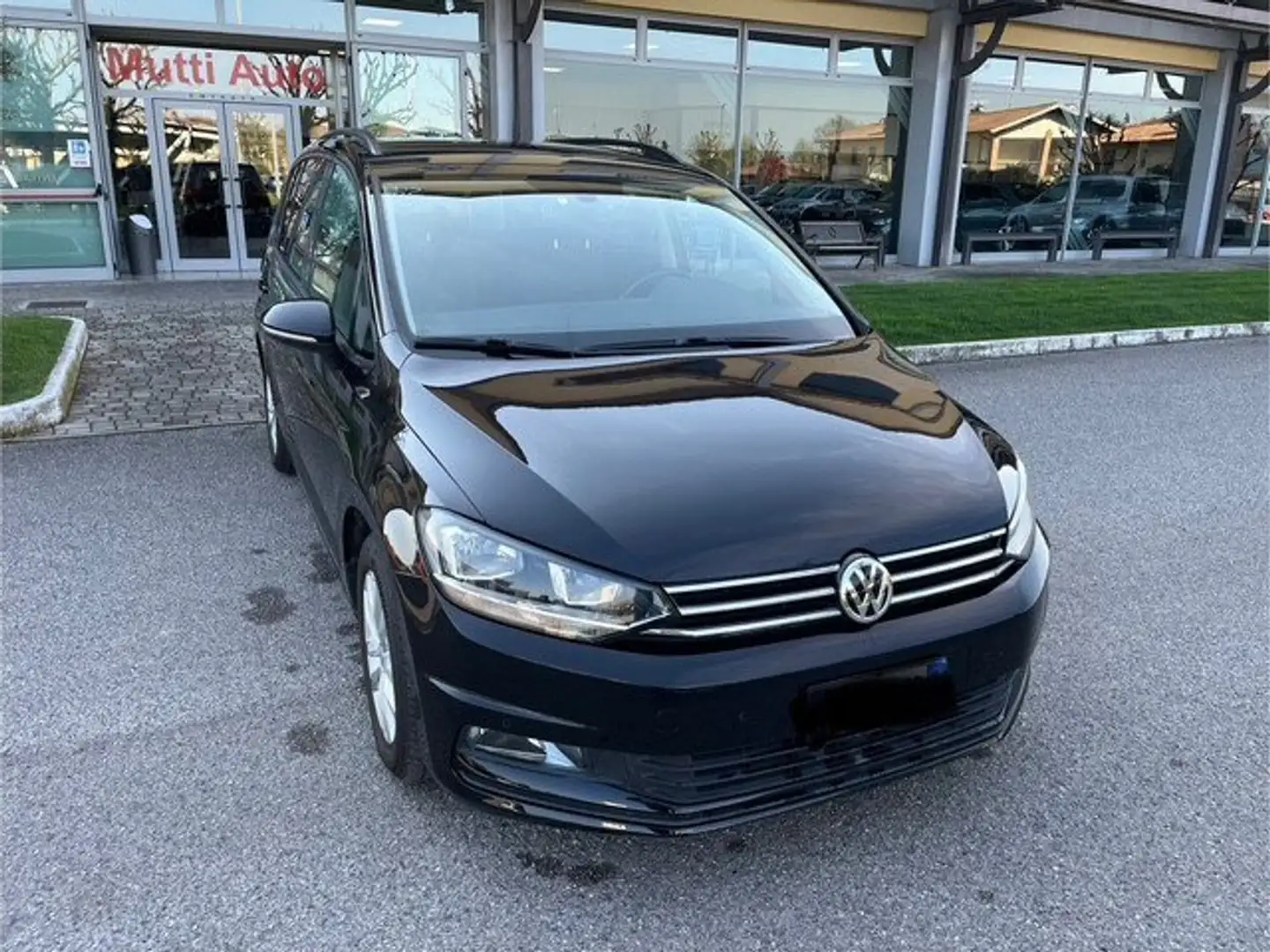 Volkswagen Touran Touran 1.6 TDI DSG Business BlueMotion Technology Zwart - 1