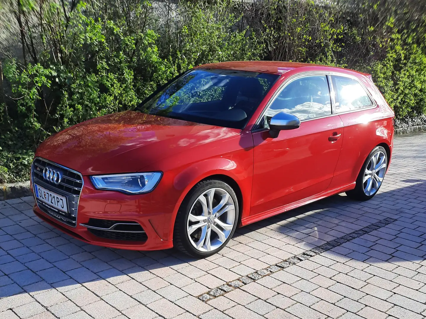 Audi S3 S3 2,0 TFSI quattro S-tronic crvena - 1