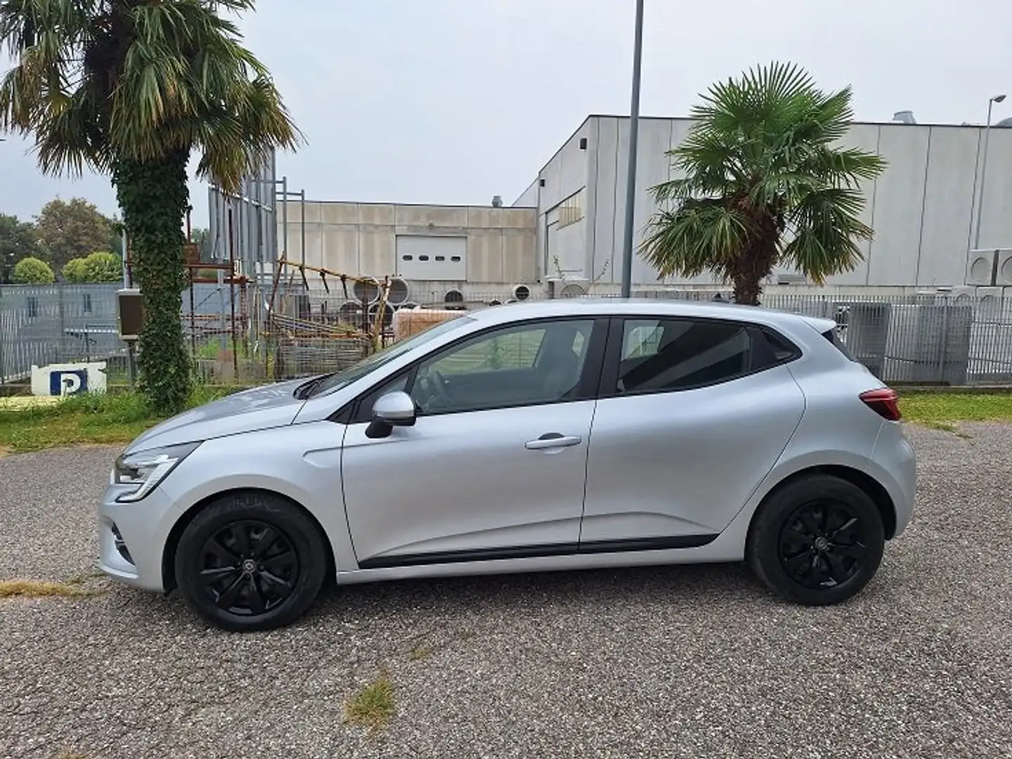 Renault Clio 1.0 tce  100cv Ezüst - 2