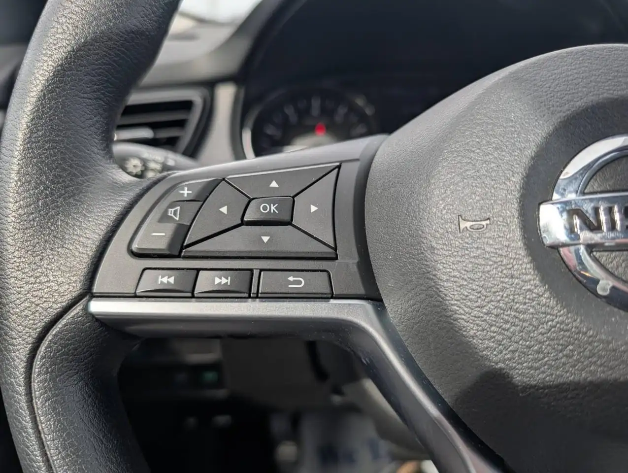 Nissan Qashqai photo Nissan Qashqai