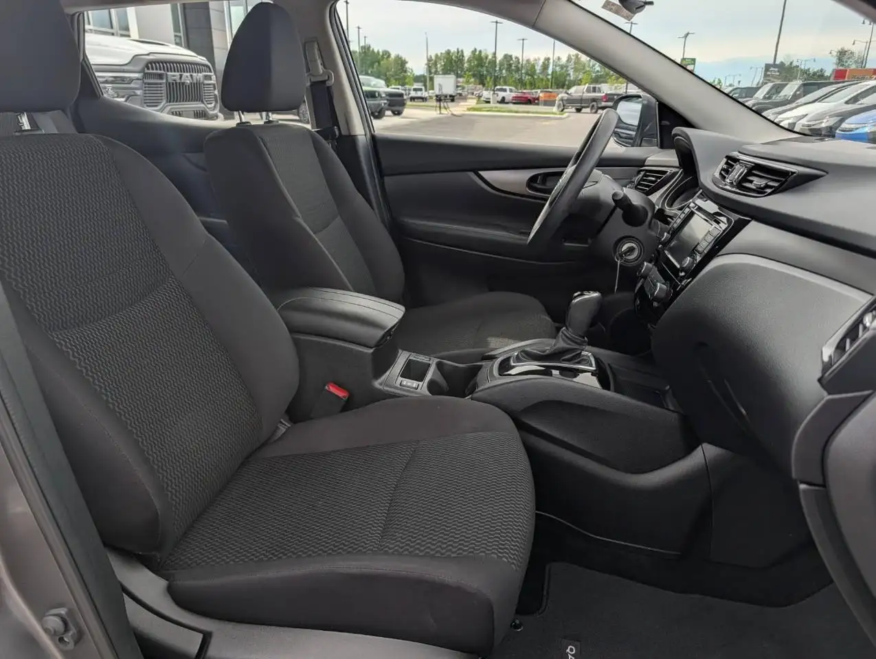 Nissan Qashqai photo Nissan Qashqai