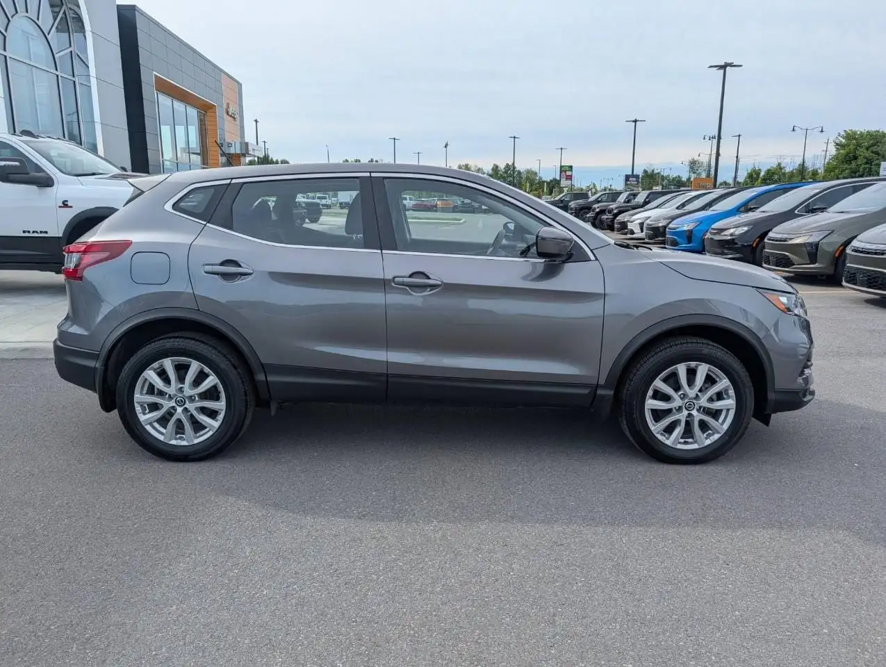 Nissan Qashqai photo Nissan Qashqai