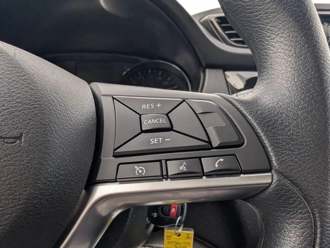 Nissan Qashqai photo Nissan Qashqai