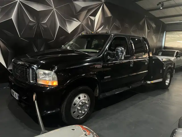 Ford F 550 7.3L POWER STROKE 250 CH TRAILER