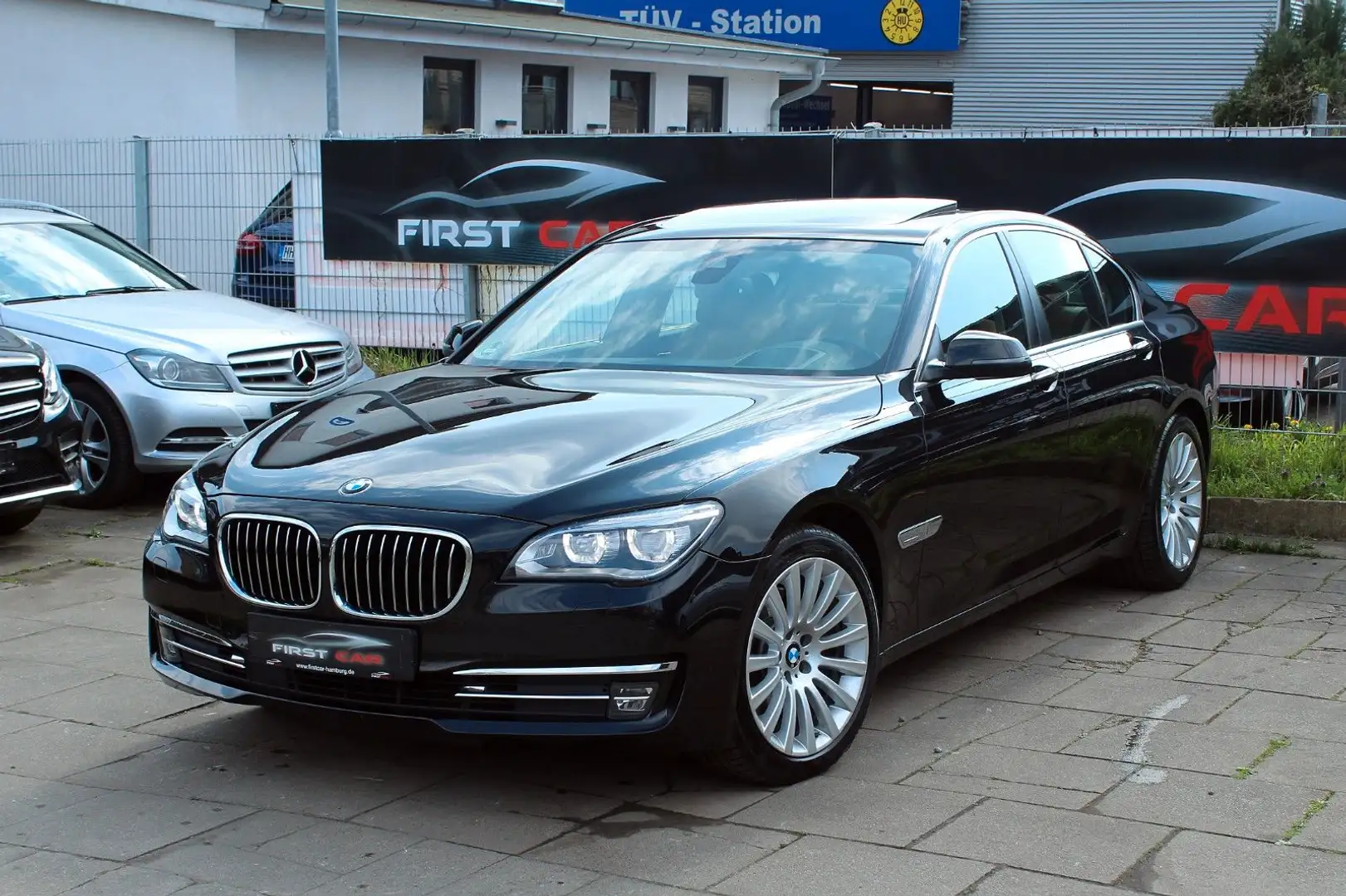 BMW 730 d|KAMERA|HEADUP|SOFTCLOSE|SCHIEBED|AHK|H&K| Schwarz - 1
