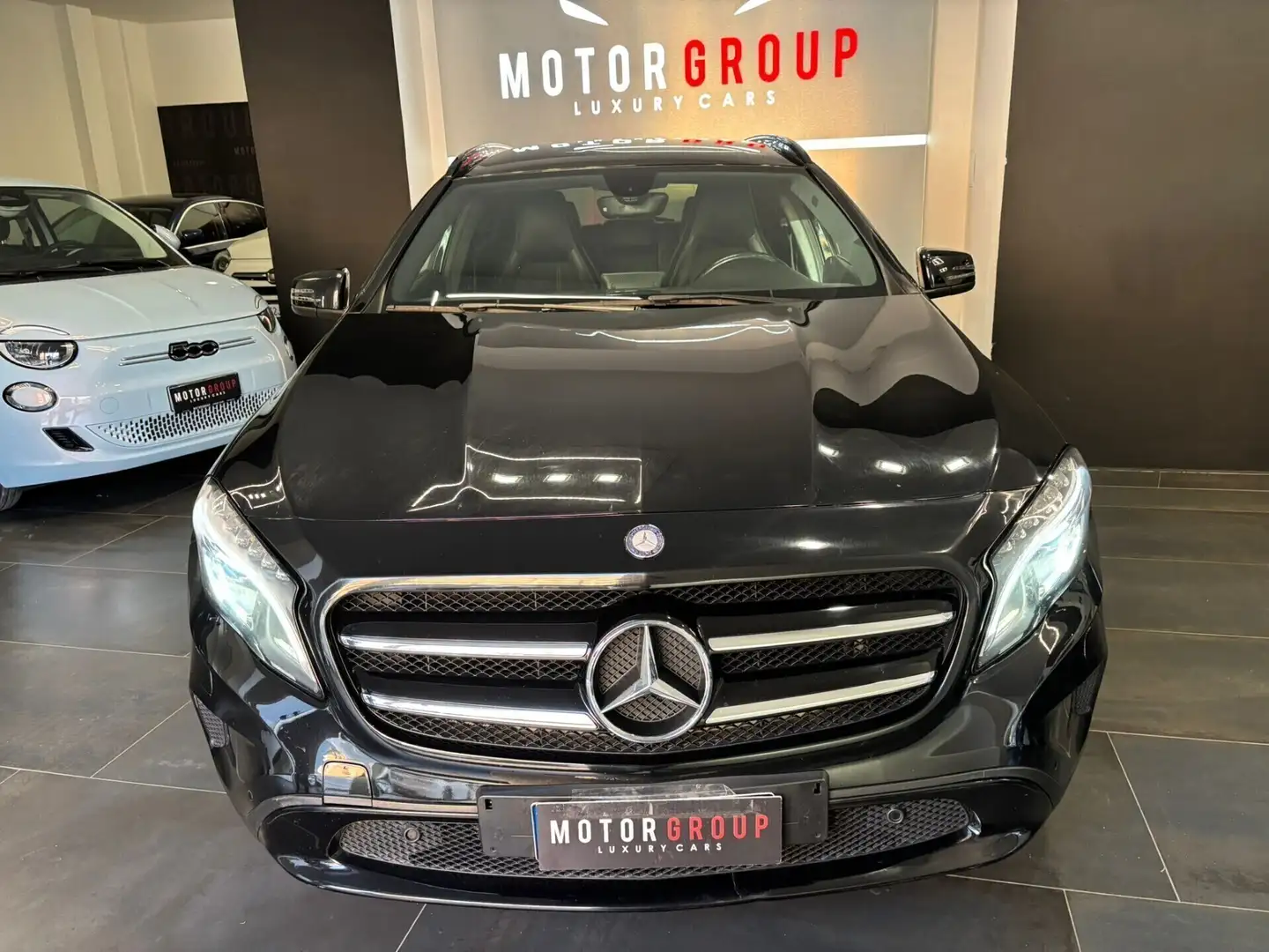 Mercedes-Benz GLA 200 GLA 200 CDI Automatic Executive Zwart - 2