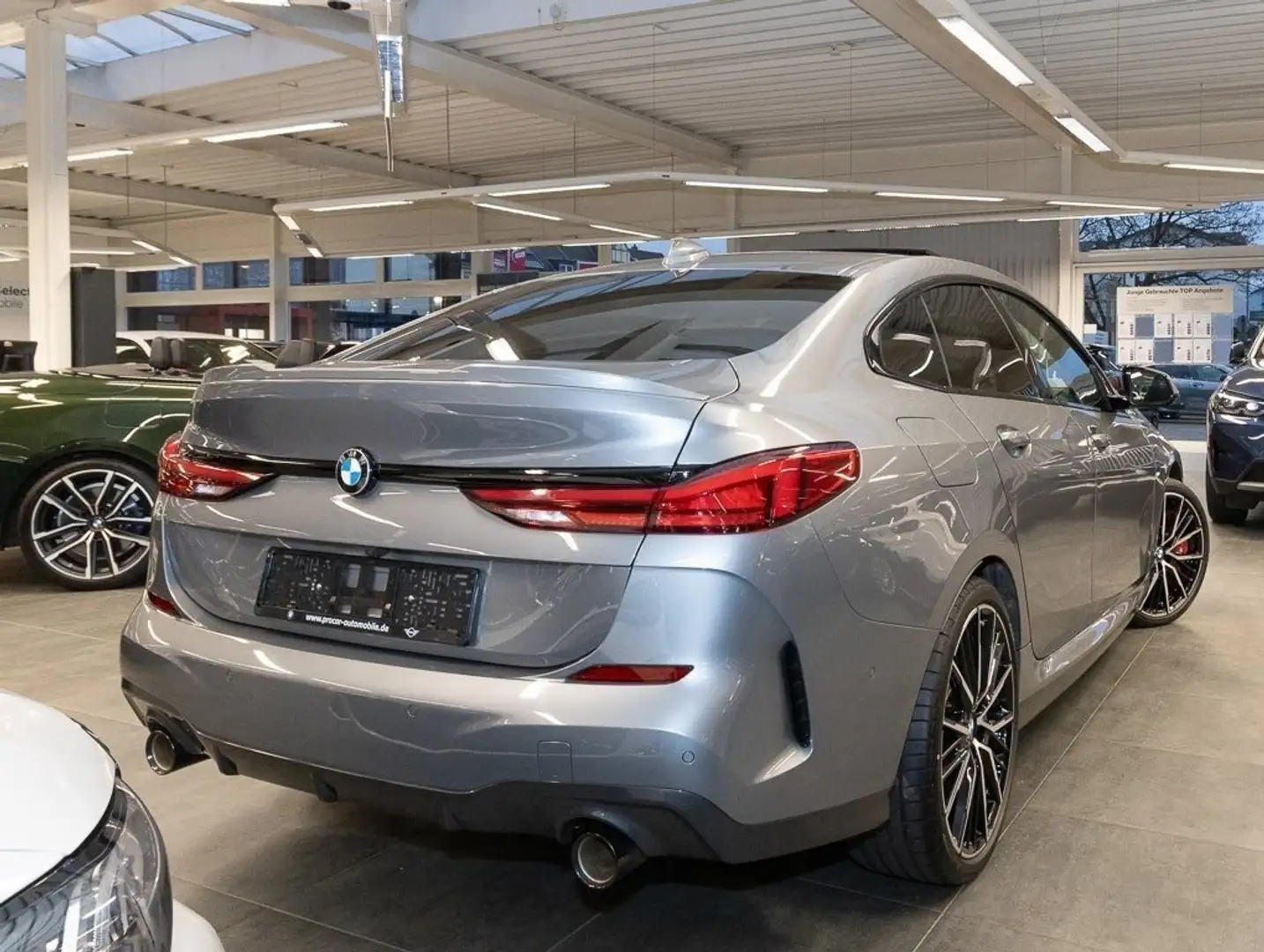 BMW 220 i Gran Coupé Sportpaket Head-Up HK HiFi DAB Grau - 2
