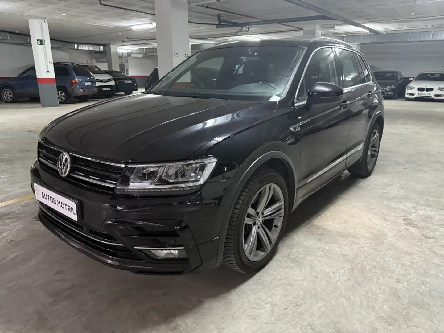 Volkswagen Tiguan 2.0TDI BMT R-Line 4Motion DSG 184 Noir - 2