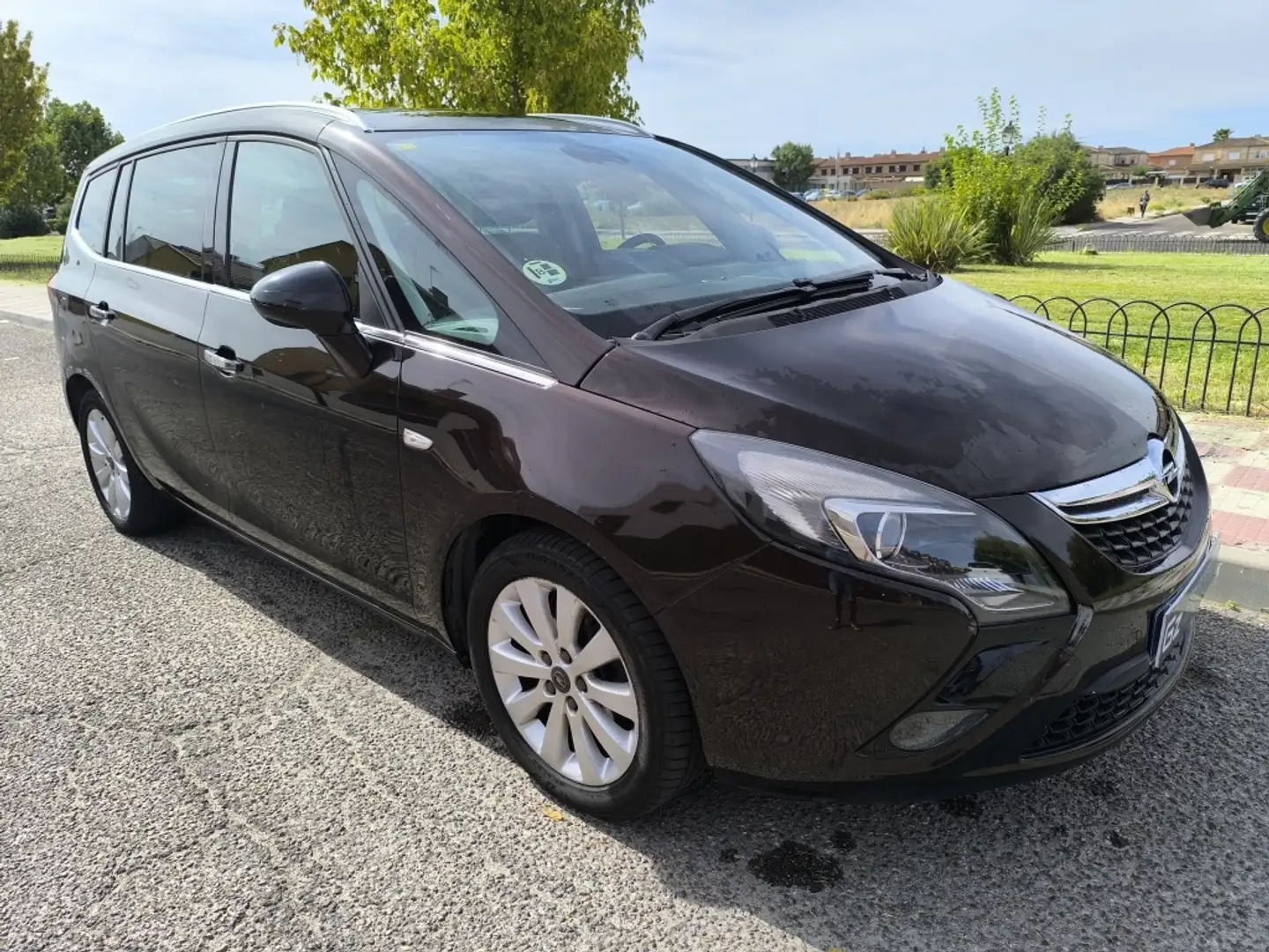 Opel Zafira Tourer 2.0CDTi Selective 130 Braun - 1