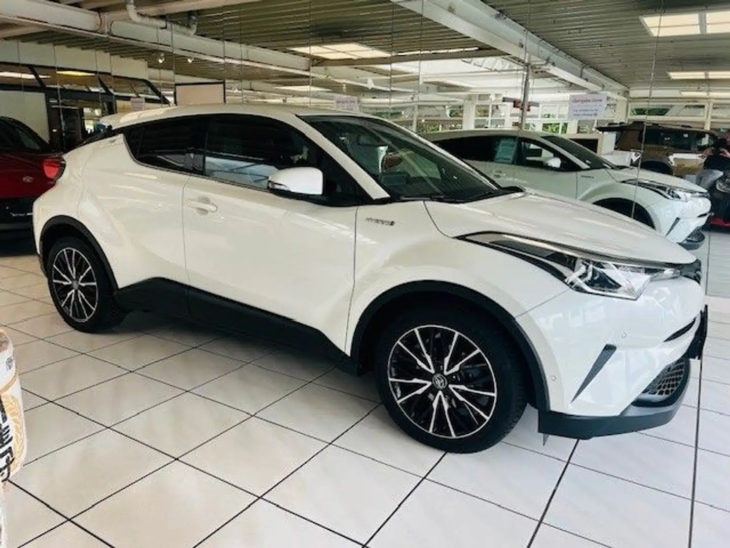 Toyota C-HR 1.8l Hybrid Lounge Blanc - 2