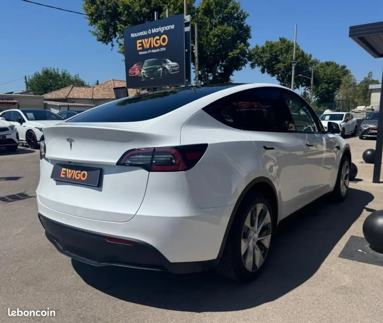 Tesla Model Y STANDARD-RANGE 2WD Blanc - 2