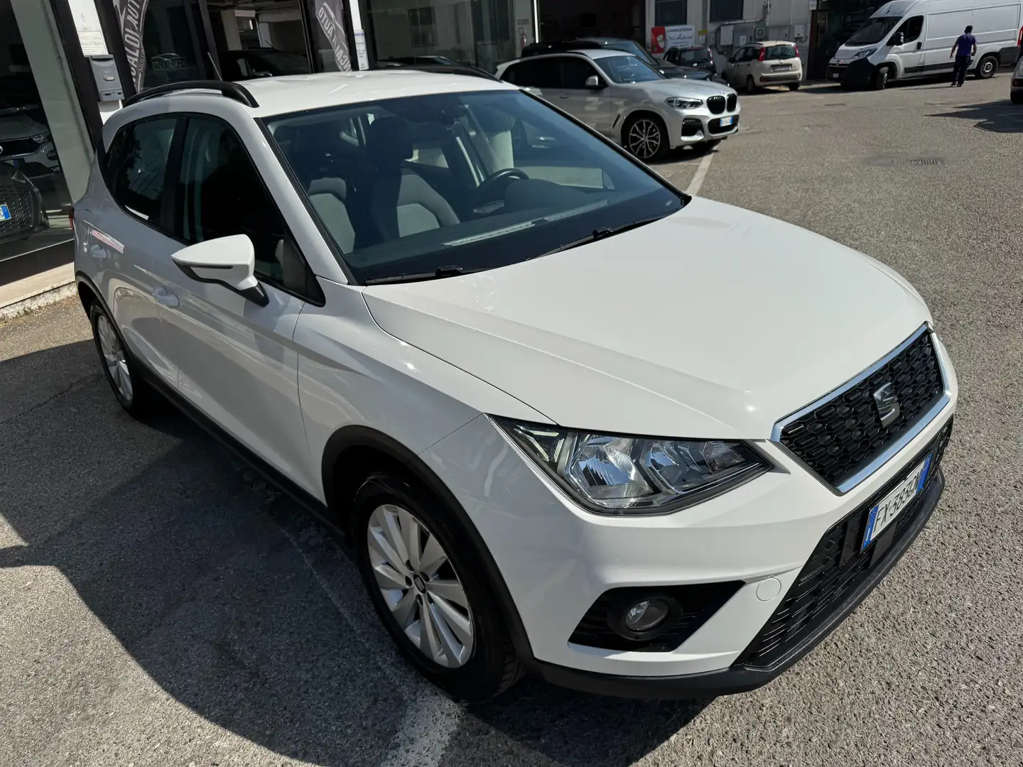 SEAT Arona 1.0 tgi Style 90cv,C.LEGA,BOMB.2027,CLIMA AUT.,CRU Weiß - 2