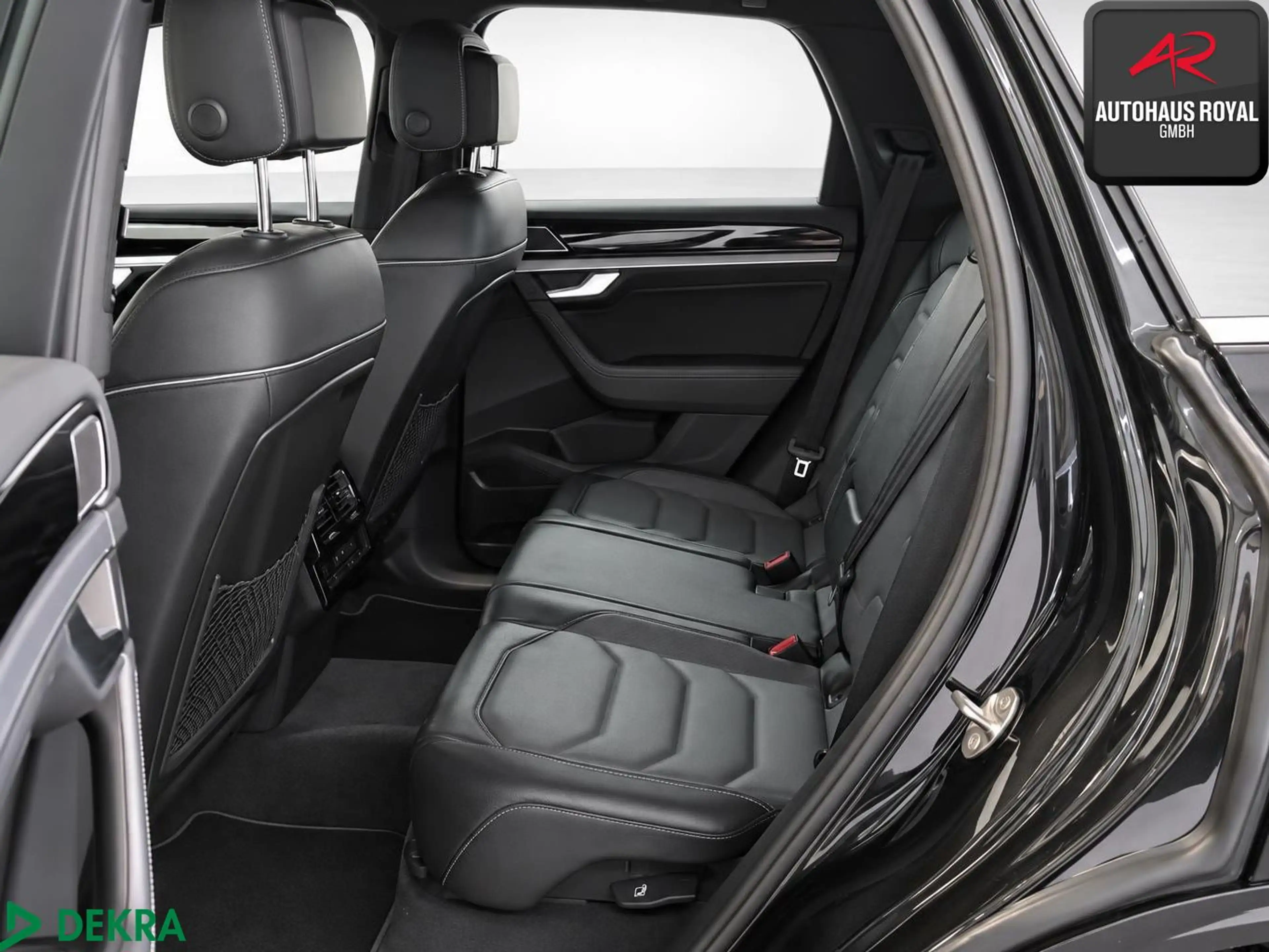 Volkswagen Touareg 3.0 TDI 4M R LINE HUD,STANDHZ,DYNAUDIO — photo 7