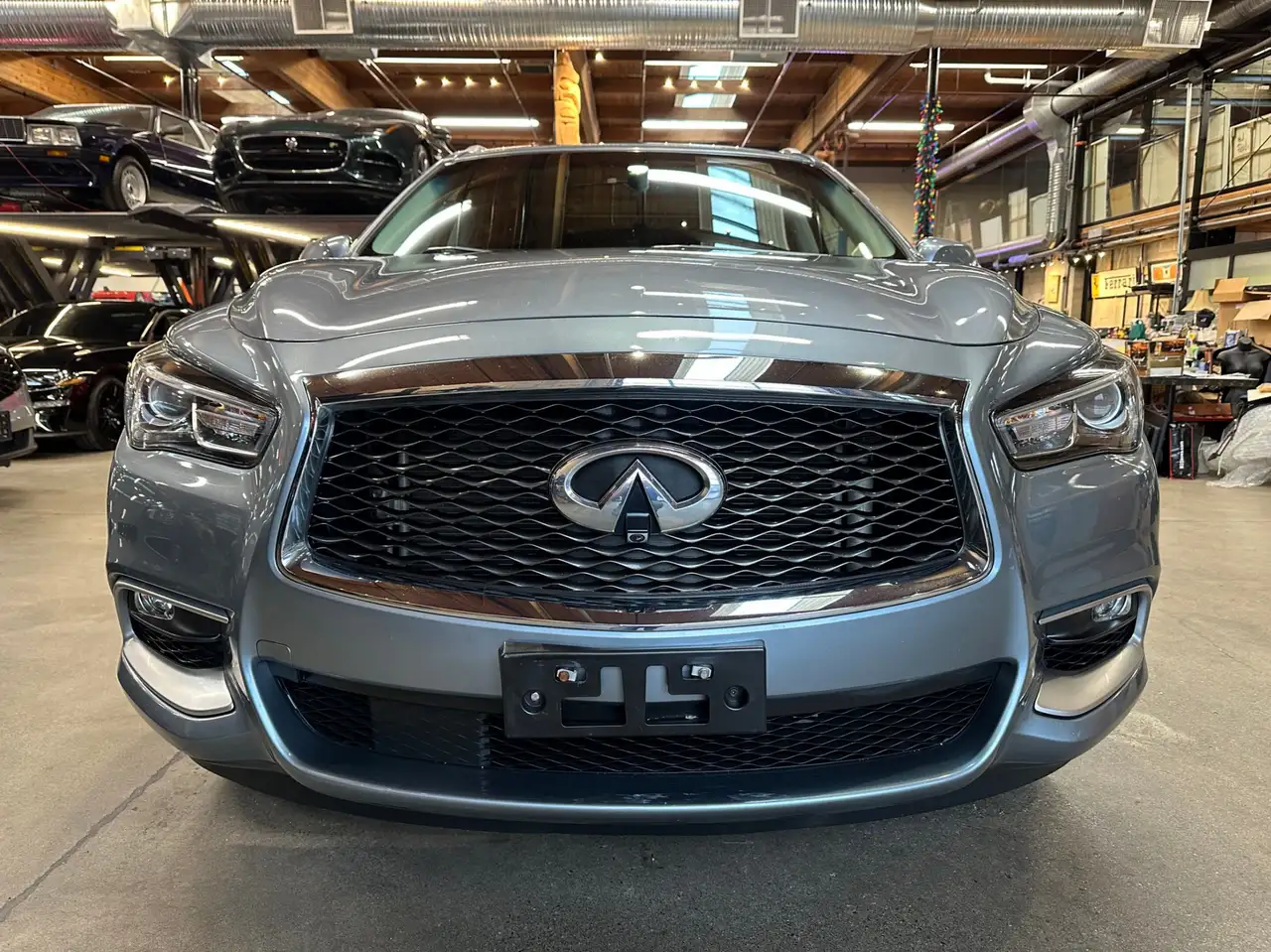 Infiniti QX60 снимка Infiniti QX60