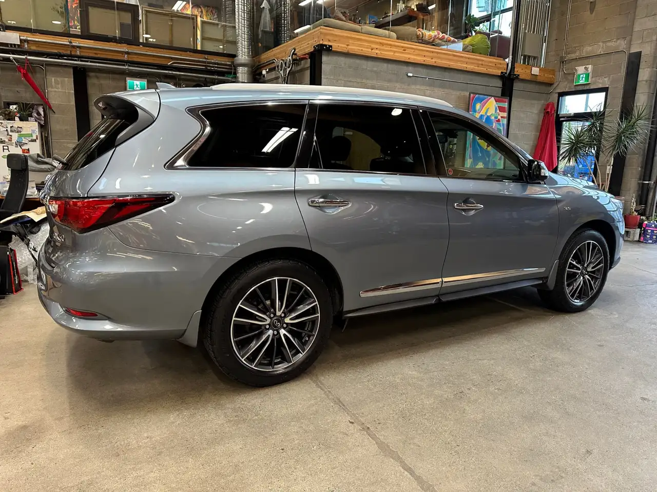Infiniti QX60 снимка Infiniti QX60