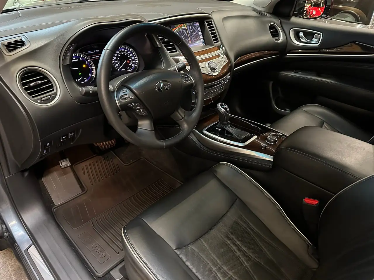 Infiniti QX60 снимка Infiniti QX60