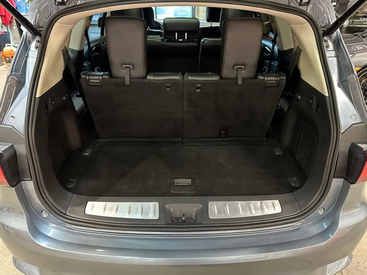Infiniti QX60 снимка Infiniti QX60