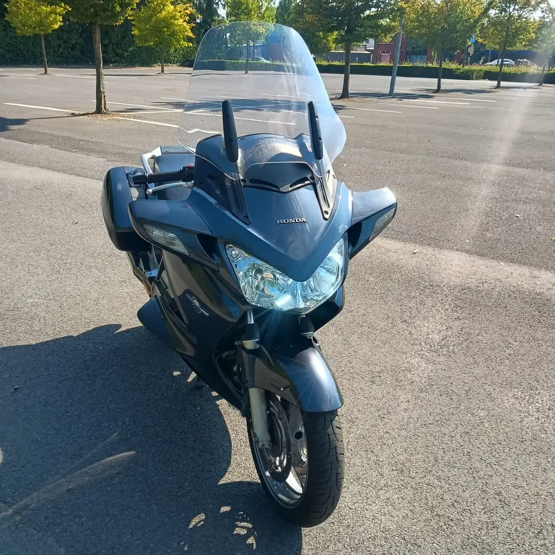 Honda Pan European 1300 Gris - 1