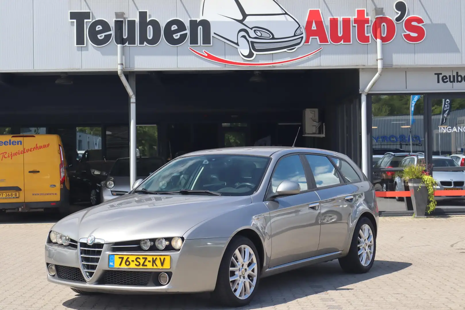 Alfa Romeo 159 Sportwagon 1.9 JTD Distinctive Airco, Cruise contr Grijs - 1