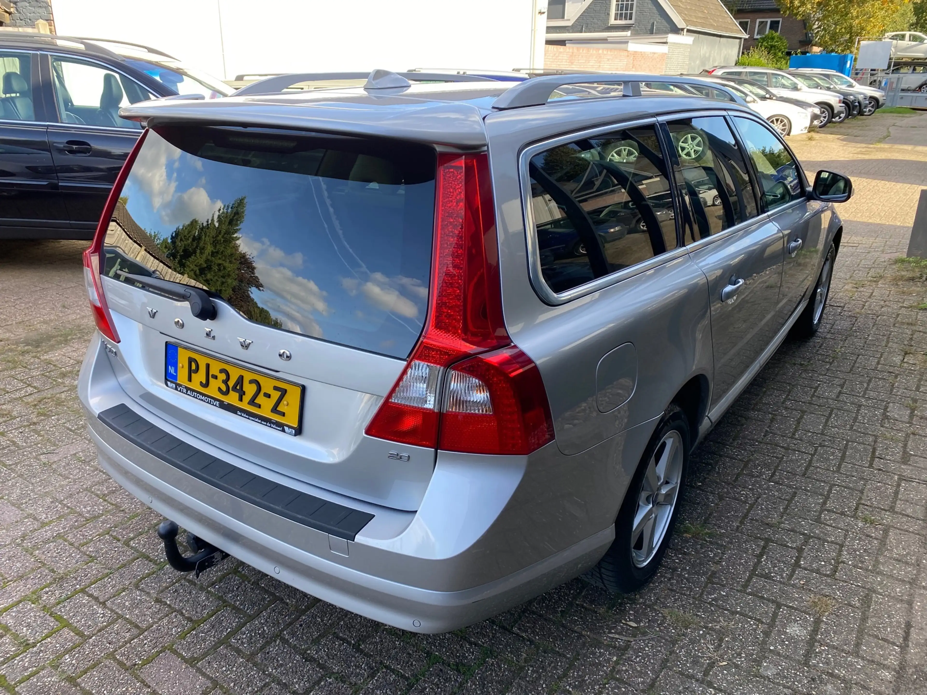 Volvo V70 2.0F Automaat Summum LEER / XENON / TREKHAAK — photo 4