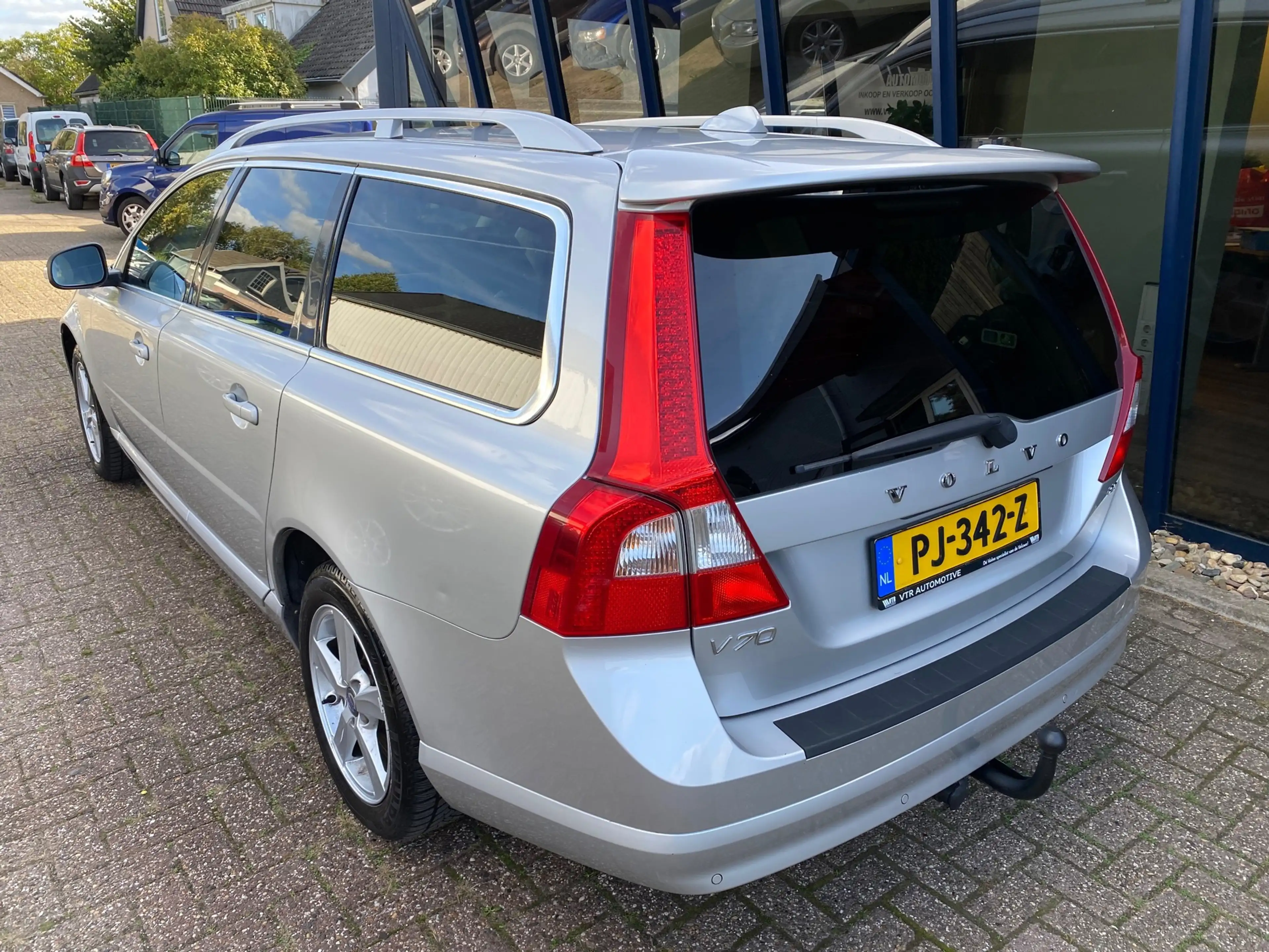 Volvo V70 2.0F Automaat Summum LEER / XENON / TREKHAAK — photo 2