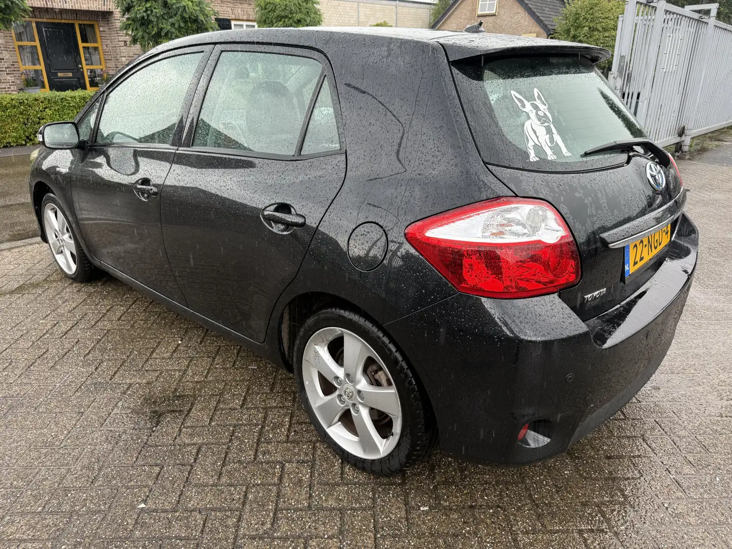 Toyota Auris 1.8 Full Hybrid Executive Zwart - 2