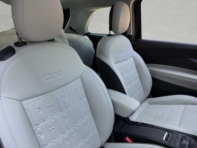 Fiat 500e view 8
