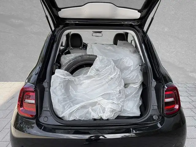 Fiat 500e view 10