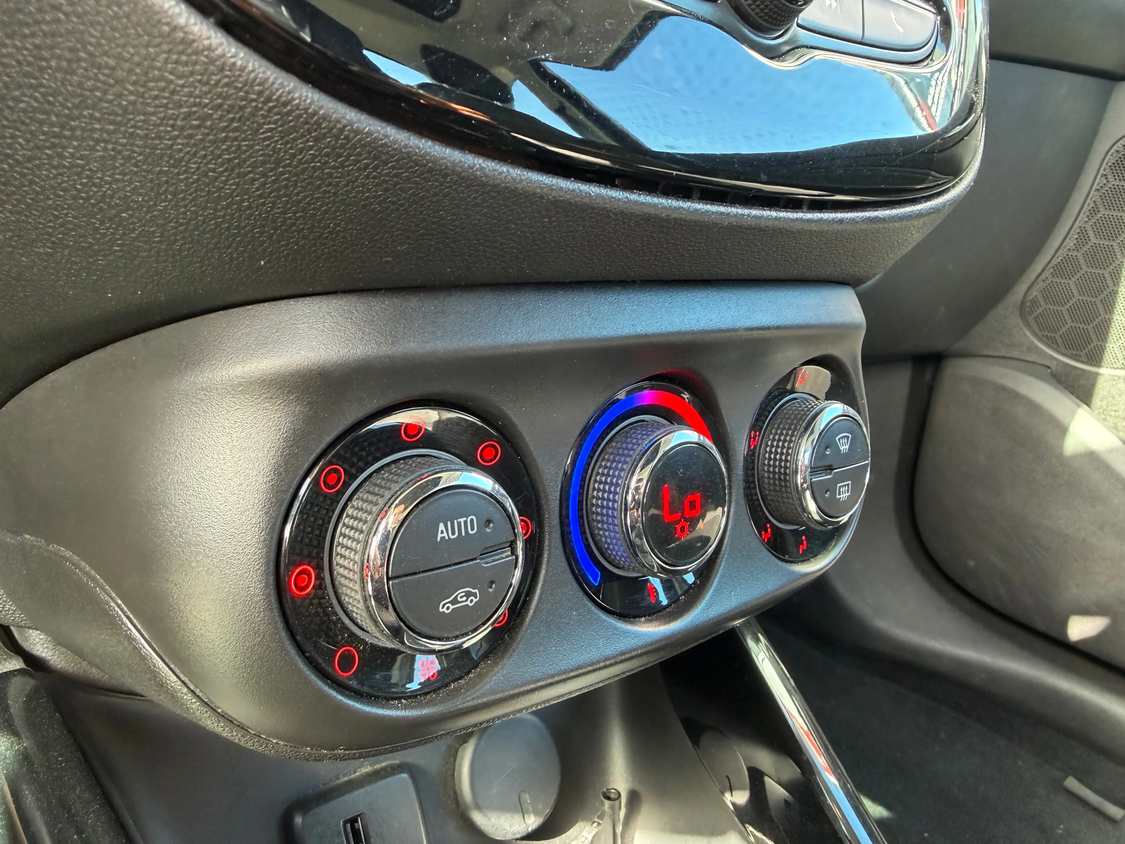 Opel Adam 1.2i Open Air climatronic 1HND CARPASS CARNET — photo 14