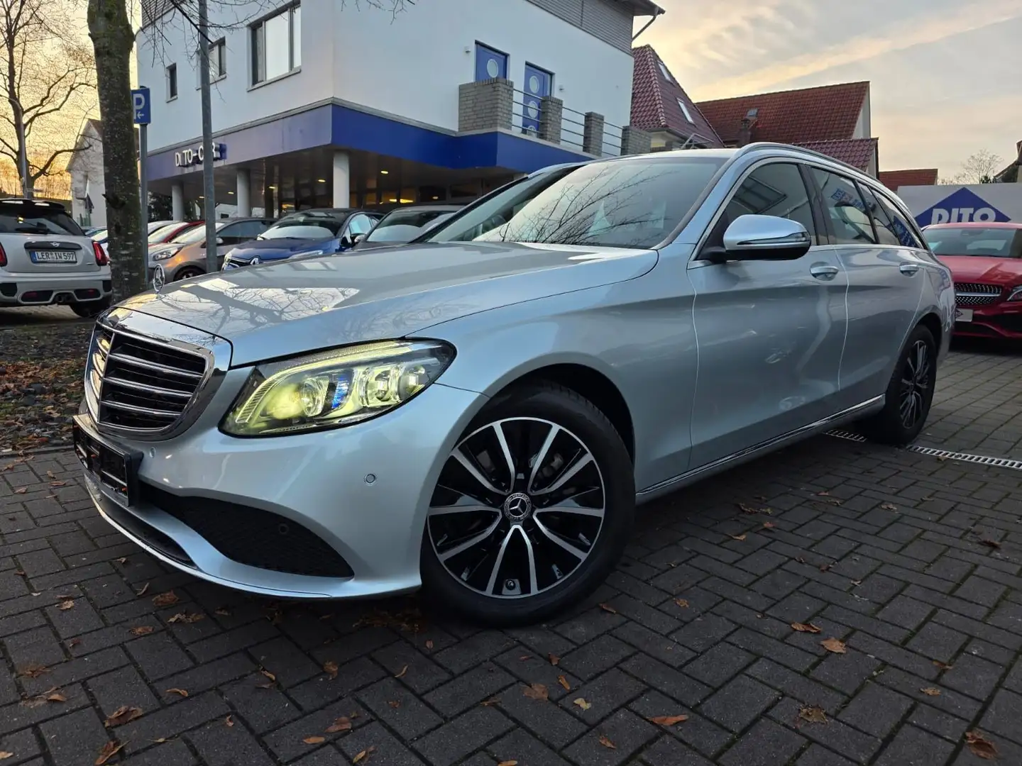 Mercedes-Benz C 220 T/ Exlusive/Automatik/LED/RFK/PDC/ Silber - 1