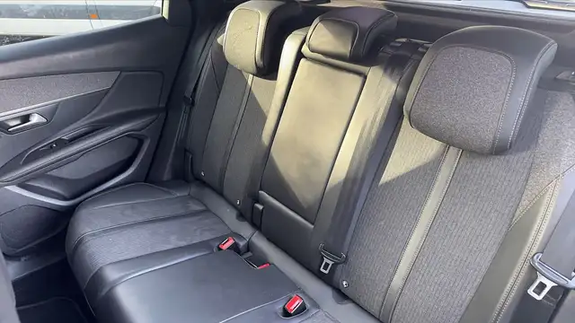 Peugeot 3008 view 9