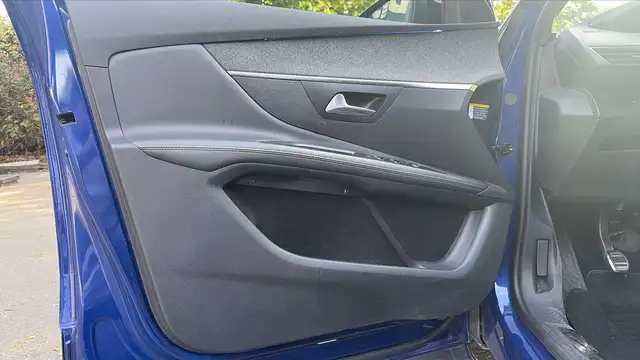 Peugeot 3008 view 7