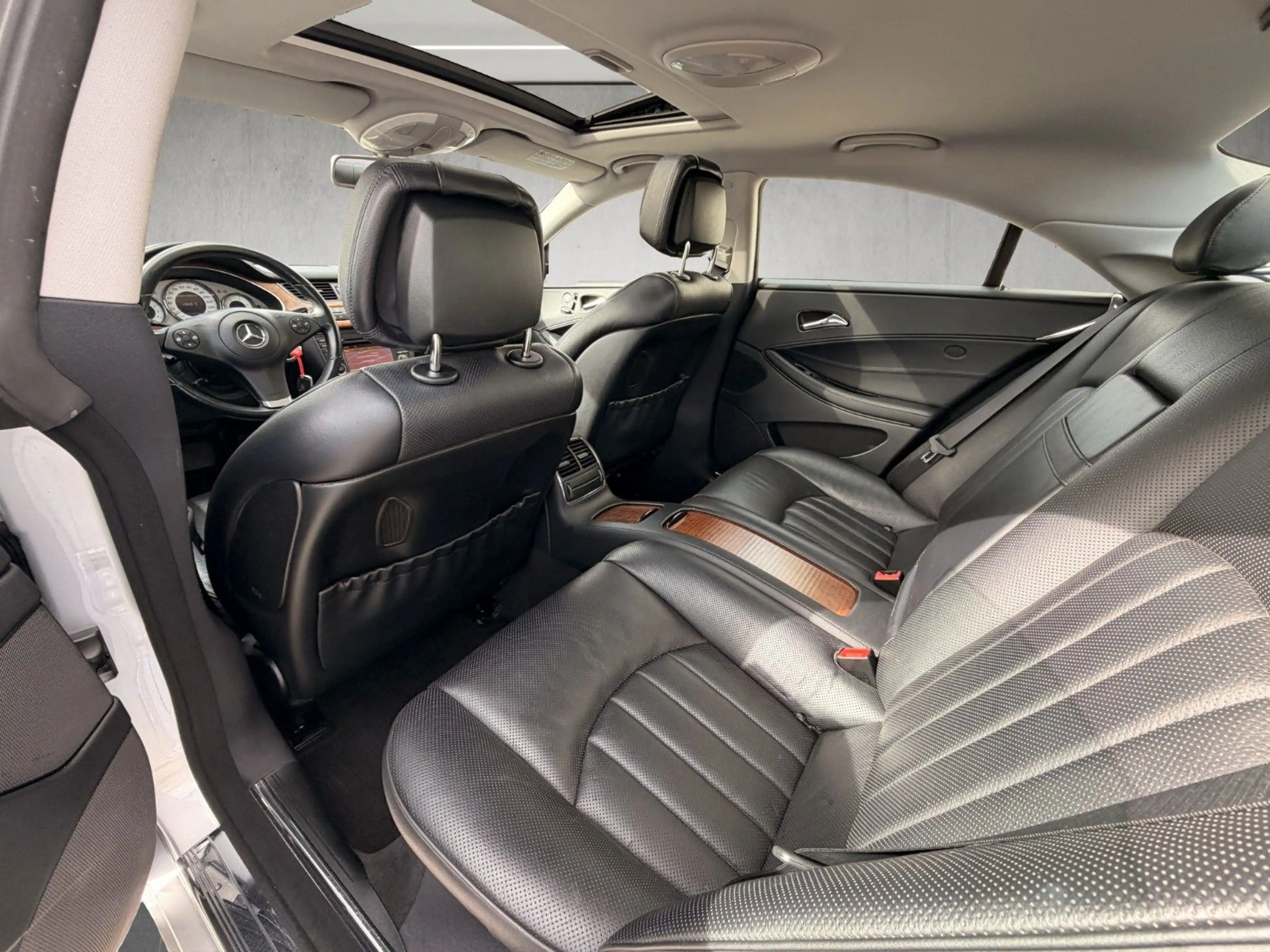 Mercedes-Benz CLS 350 CDI Automatik*Xenon*Leder*Navi*SD — photo 8