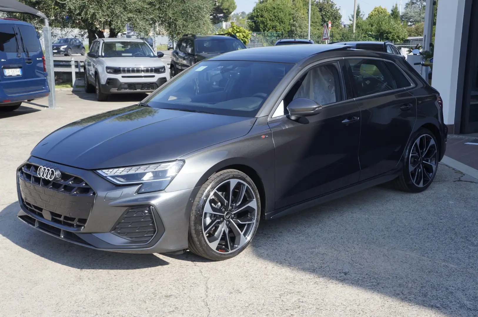 Audi A3 SPB 35 TFSI S tronic S line edition TETTO SONOS 19 Grigio - 1