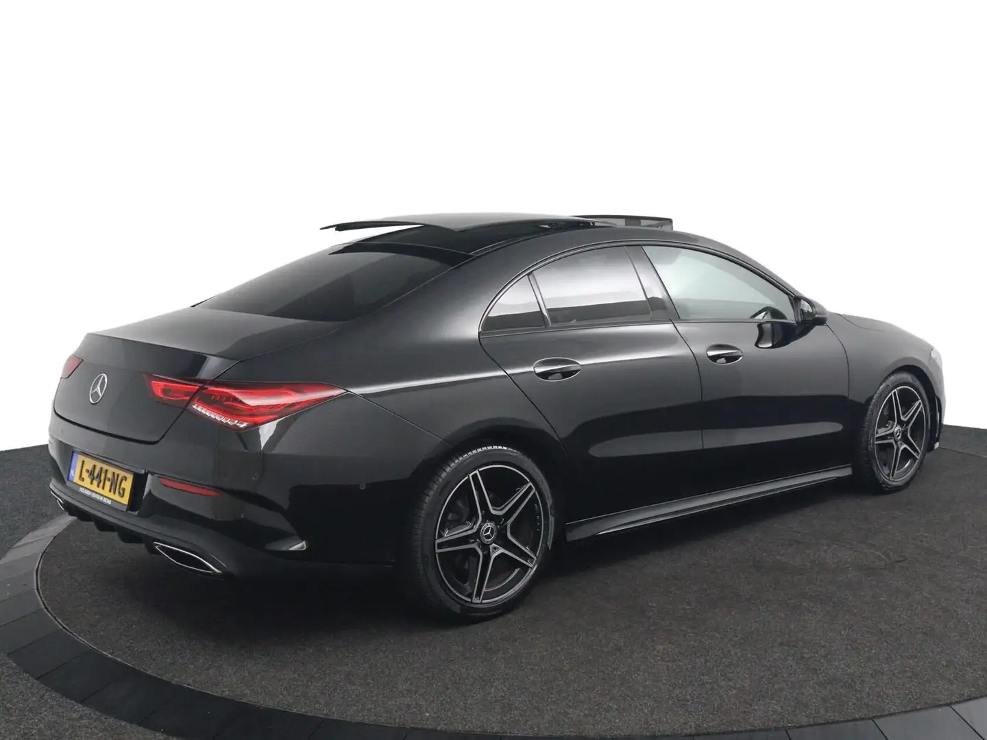 Mercedes-Benz CLA 200 Business Solution AMG | Widescreen | Ambient Light Zwart - 2