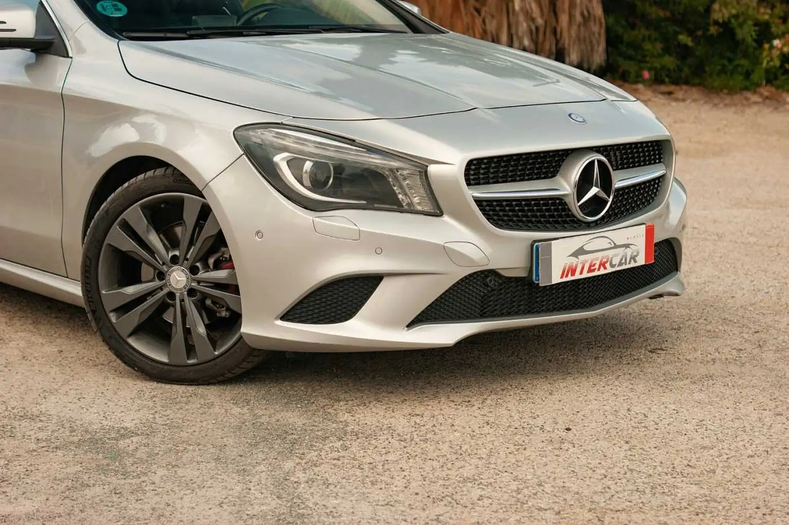 Mercedes-Benz CLA 220 220CDI Urban 7G-DCT Gris - 2