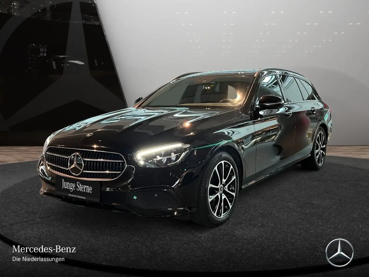 Mercedes-Benz E 300 d T 4M AVANTG+NIGHT+AHK+LED+KAMERA+TOTW+9G Schwarz - 2